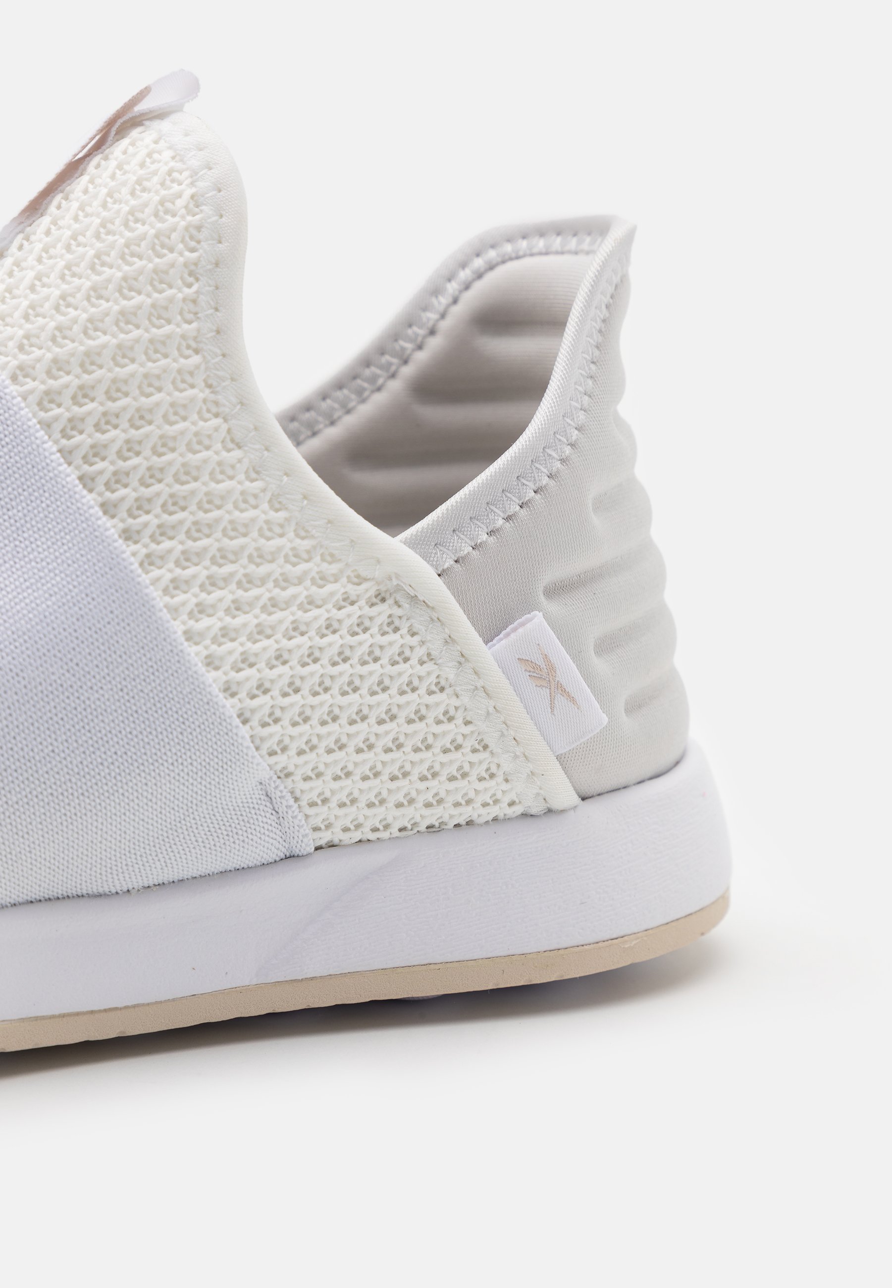 reebok ever road dmx slip on 4