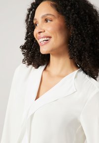 Gerry Weber FLIESSENDE - Bluse - off-white