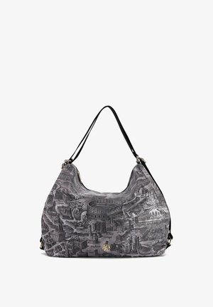 Borsa hobo con una stampa grigia che presenta antichi monumenti, tracolle nere, tessuto texture e un accento di logo dorato sulla parte frontale.