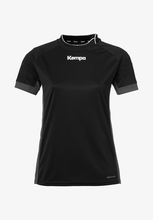 Schwarzes Sportshirt mit kurzen Ärmeln, ausgestattet mit grauen Akzenten an den Bündchen und an den Seiten, einem runden Kragen und dem "Kempa"-Logo auf der Brust.