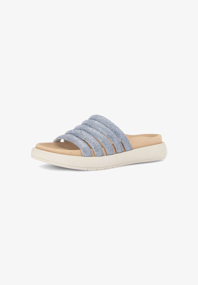 Sandale bleu à enfiler avec cinq brides texturées, semelle intérieure beige rembourrée et semelle blanche épaisse, présentée sur fond blanc.