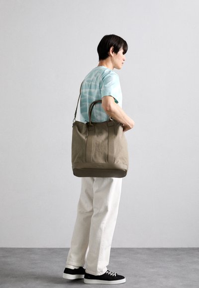 Holzweiler NATHAN TOTE BAG UNISEX - Veľká kabelka - taupe