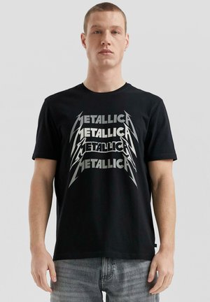 - T-shirt z nadrukiem
