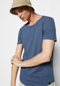Lee SHAPED TEE - T-shirt básica - marine