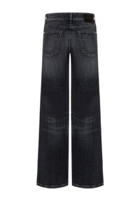 Weite Jeans aus dunklem Denim mit verwaschenem Look, zwei Gesäßtaschen und einem Logo-Patch am Bund. Glatte Textur, lässiger Stil.