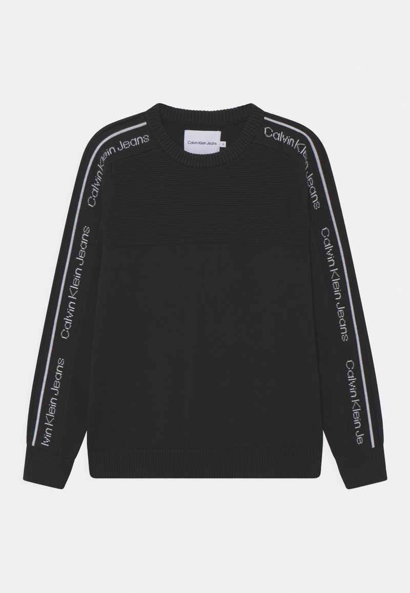 Pull noir col rond avec tricot côtelé et marquage "Calvin Klein Jeans" courant le long des deux manches.