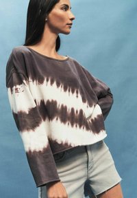 Next - RELAXED FIT SLOUCH - Sudadera - navy tie dye Imagen en miniatura 1