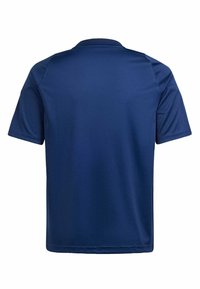 En enkel mörkblå kortärmad sportt-shirt sedd bakifrån med rund halsringning och slät tygstruktur.