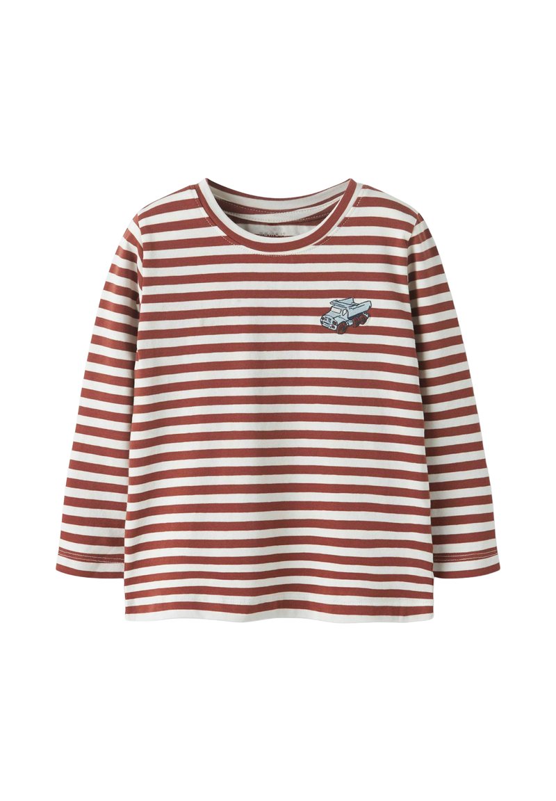 Dětské tričko s dlouhými rukávy, bílo-hnědými vodorovnými pruhy a malou výšivkou modrého a hnědého sklápěče na hrudi.