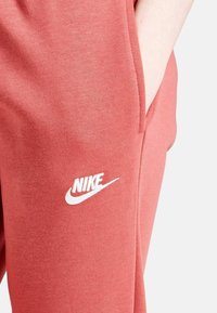 Nike Sportswear Träningsbyxor - red