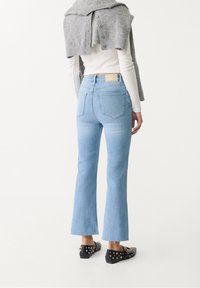 Stradivarius Jeans a zampa - light blue