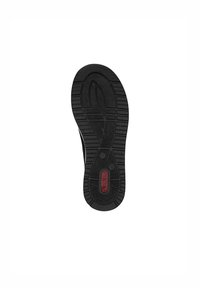 Semelle de chaussure en caoutchouc noire avec un motif de semelle présentant des stries et un design circulaire au centre. Logo rouge visible près de la zone du talon.