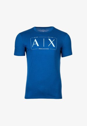 Maglietta di cotone blu a maniche corte con scollo rotondo, decorata con una grafica bianca che riporta il testo "AIX" e "ARMANI EXCHANGE".