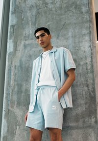 Puma CLASSICS - Jogginghose - platinum gray