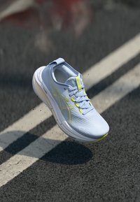 ASICS - GEL NIMBUS 27 - Zapatillas de trail running - blue fade/pearl pink Imagen en miniatura 1