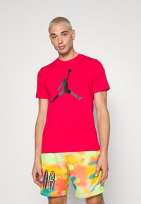 Jordan JUMPMAN SS CREW - T-shirt estampada - fire red/black