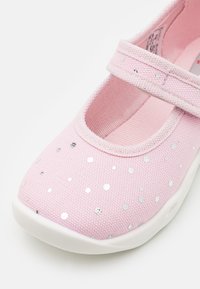 Superfit BUBBLE - Domácí obuv - rosa/silver
