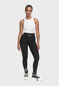 Pegador AYLA CROP - Top - white/black