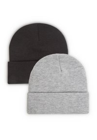 Dwie dziane czapki: jedna w jednolitym czarnym kolorze, a druga w jasnoszarym. Obie mają zwinięty mankiet i gładką, miękką teksturę.