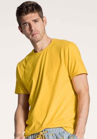 Unselected, yolk yellow