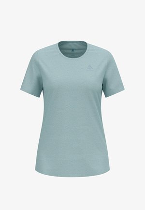 Hellblaues kurzärmeliges Sport-T-Shirt mit dezentem Strukturmuster und rundem Ausschnitt, mit kleinem Logo auf der linken Brust.