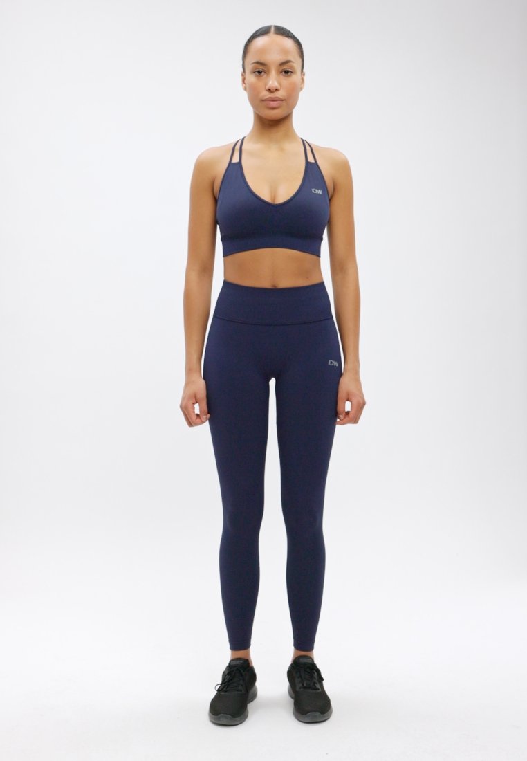 Seem Less Definition ICANIWILL DEFINE SEAMLESS V NECK BRA - Sportovní podprsenky se střední ...