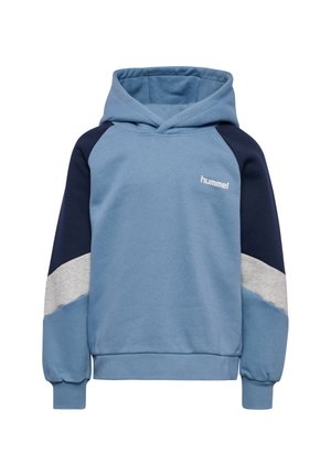 Niebieska bluza z kapturem z granatowymi i szarymi panelami na rękawach oraz logo "hummel" na piersi, z ściągaczami na mankietach i u dołu.