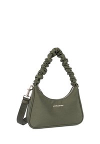 Borsa in tessuto verde oliva con forma strutturata, manico a spalla arricciato, hardware in argento e chiusura con zip. Presenta logo in rilievo sul fronte.