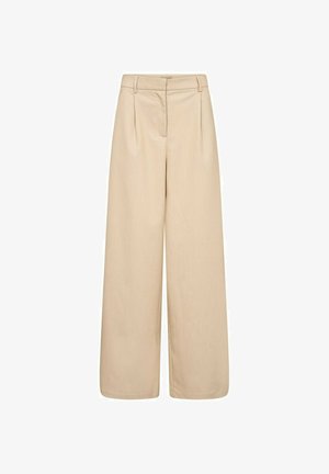 Beige broek met brede pijpen en een gladde textuur, geplooide voorkant, elastische tailleband en rechte zoom, ontworpen voor een ontspannen pasvorm.