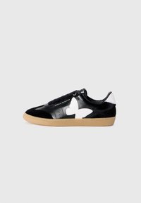 Selezionato, black