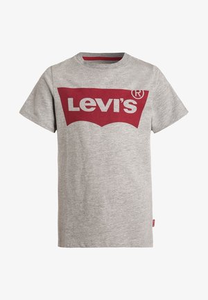 Camiseta de algodón gris con un gran logo rojo de Levi's en un diseño contrastante. Manga corta y cuello redondo. Detalle de cuello acanalado.