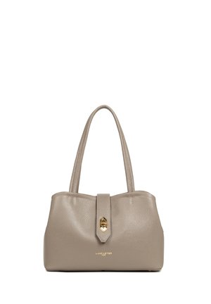 Borsa a mano in pelle grigia con texture a ciottoli, dotata di due manici, chiusura magnetica e dettagli in hardware dorato. Presenta una silhouette strutturata e un logo sulla parte inferiore.