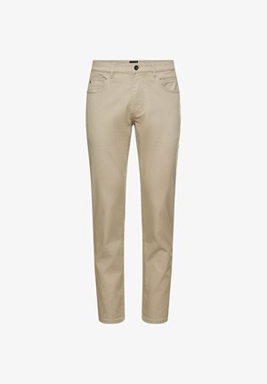 Beige broek met rechte pijpen, voorzien van een knoop aan de voorkant, ritssluiting, lussen voor een riem en een ontwerp met vijf zakken, afgebeeld op een witte achtergrond.