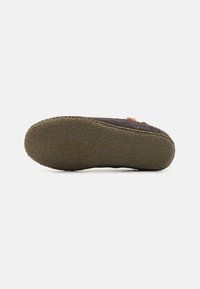 Sorel MANAWAN II - Chaussons - cognac