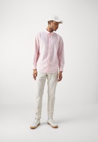 Levi's® AUTHENTIC BUTTON DOWN - Shirt - pink icing