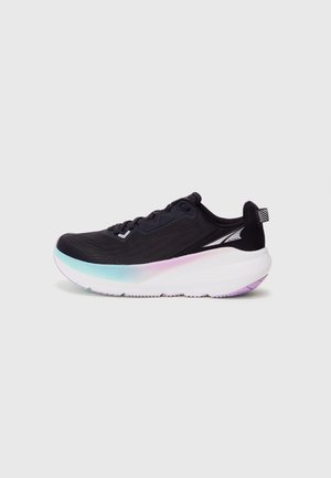 FWD VIA - Chaussures de running sur route - black/purple
