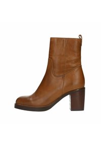 Manfield MIT ABSATZ - Enkellaarsjes met hoge hak - cognac