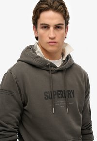 Superdry & Co UTILITY antracytowy