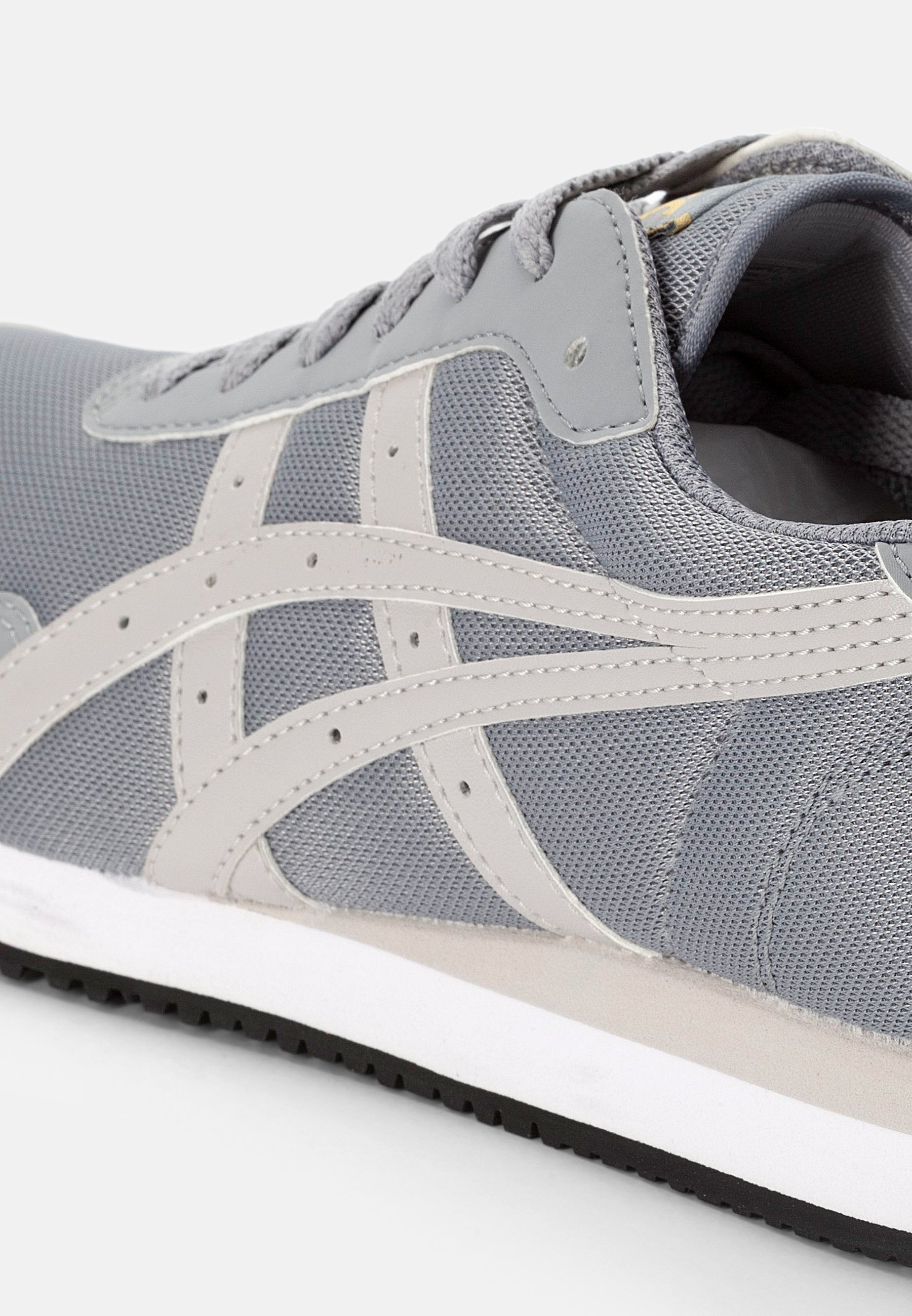 asics tiger runner grey