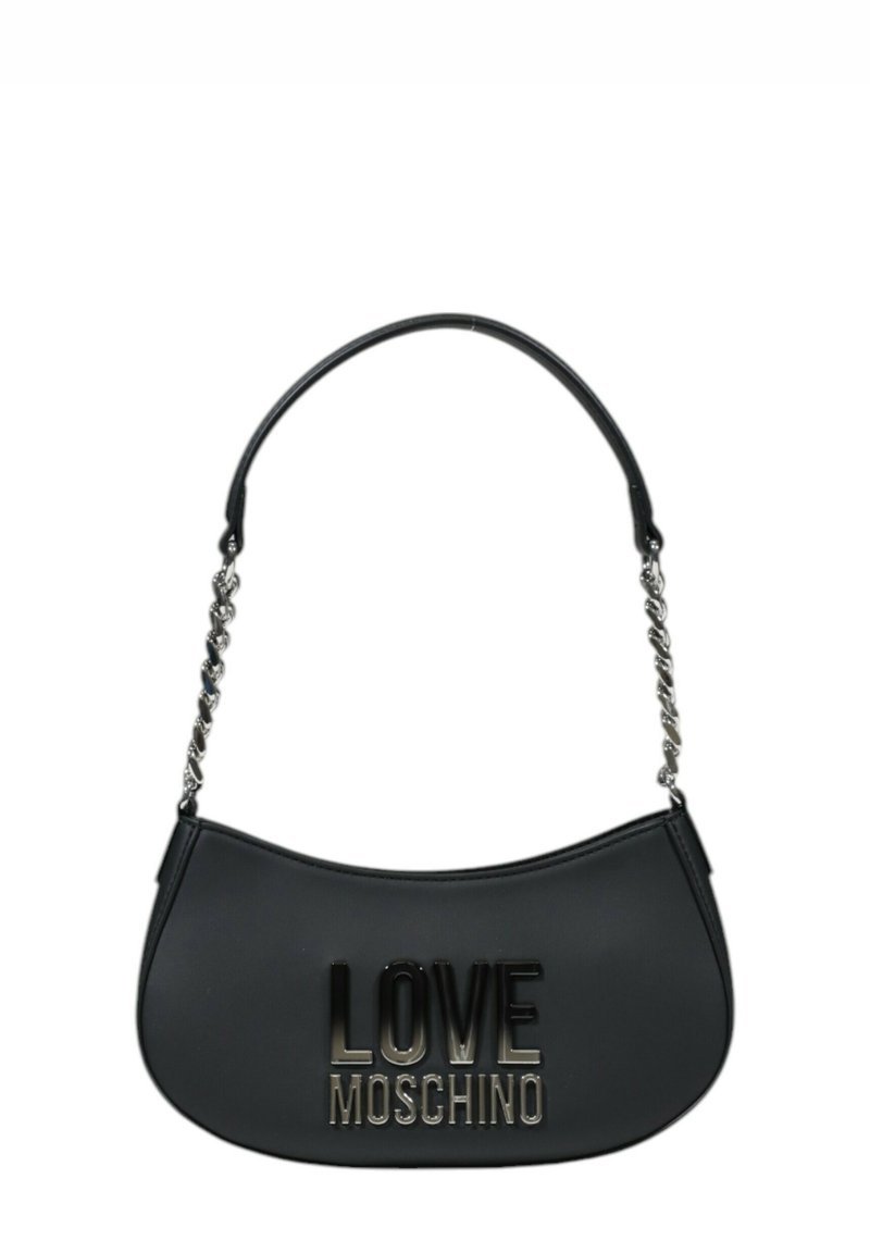 Czarna syntetyczna torba na ramię o zaokrąglonym kształcie, z łańcuszkowym paskiem i wytłoczonym logo "LOVE MOSCHINO" w metalicznym wykończeniu.