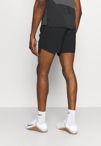 Nike Performance CHALLENGER  - Pantalón corto de deporte - black/silver