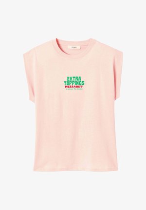 T-shirt sans manches rose clair avec un texte vert et rouge au centre avant indiquant "EXTRA TOPPINGS PIZZA PARTY est toujours la réponse".
