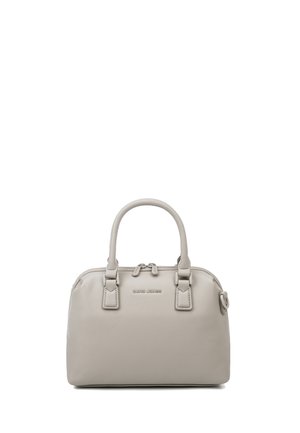 Borsa strutturata grigio chiaro con doppi manici, chiusura superiore con cerniera e targhetta con logo in metallo al centro frontale.