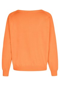 Orange stickad tröja med en avslappnad passform, rund halsringning och ribbade manschetter. Mjuk textur utan synliga mönster eller detaljer.