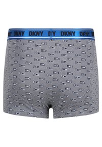 Boxer in cotone grigio da uomo DKNY con un motivo ripetuto di logo nero. Caratterizzati da una vita elasticizzata blu, vestibilità aderente e texture morbida.