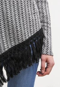 Even&Odd Kofta - black