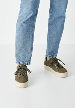 Trainers - olive nubuc