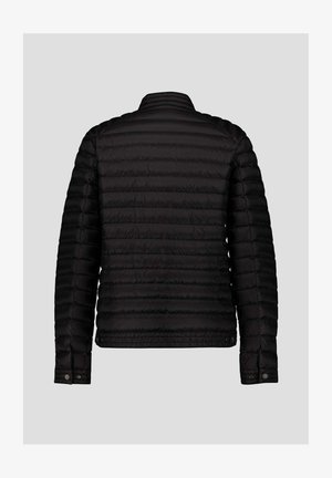Schwarze Daunenjacke mit gestepptem Design, hohem Kragen und langen Ärmeln. Verfügt über Druckknopfverschlüsse an den Manschetten und eine glatte, matte Textur.