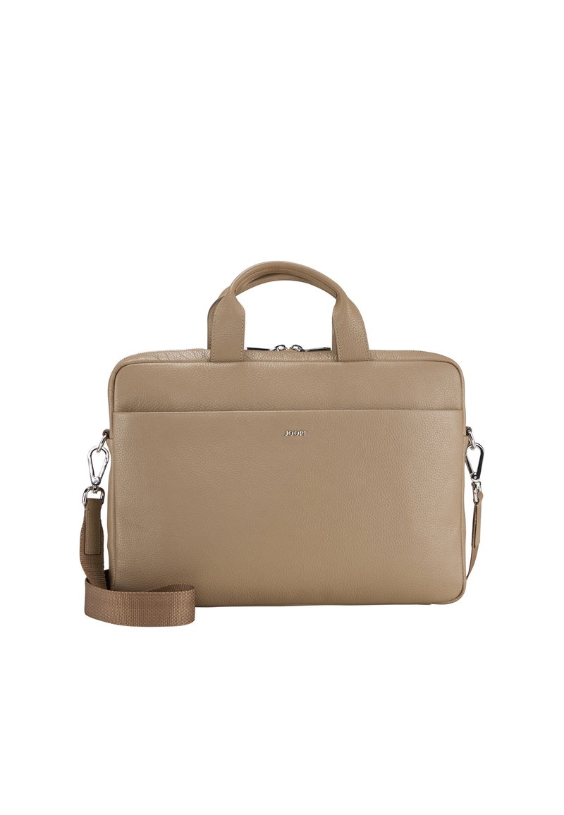 Beige læder laptop taske med en struktureret overflade, dobbelte hanke på toppen og en aftagelig skulderrem. Har en frontlomme og sølvfarvede detaljer.