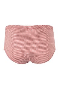 Shorts de bain rouges à motifs en tissu lisse, présentant un design géométrique blanc, avec une coupe ajustée et une ceinture élastique.